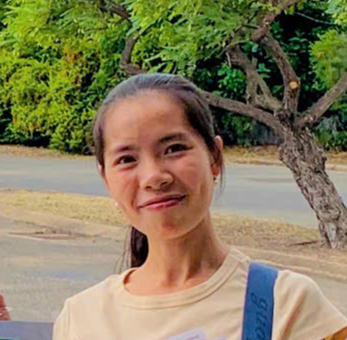 Cô Tracey (Trang)